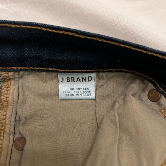J Brand dark vintage skinny Jean - Picture 2 of 4